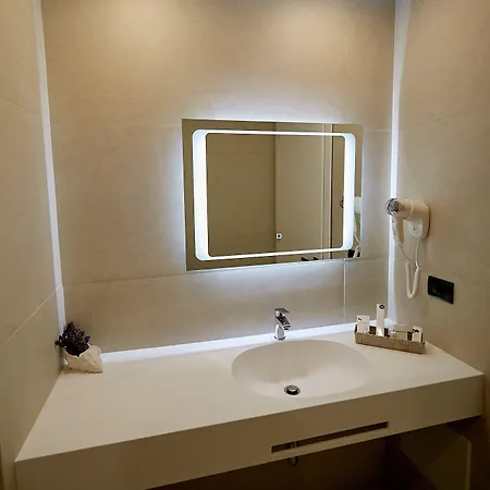 Otel Eter Golem (Tirana)