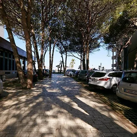 Hotel Eter Golem (Tirana)